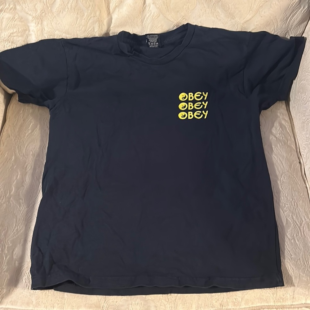 Obey t shirt